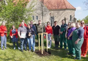 20220505-Baum-der-Inklusion-Gloethe-04-min.jpg | Foto: Kirchenkreis Egeln