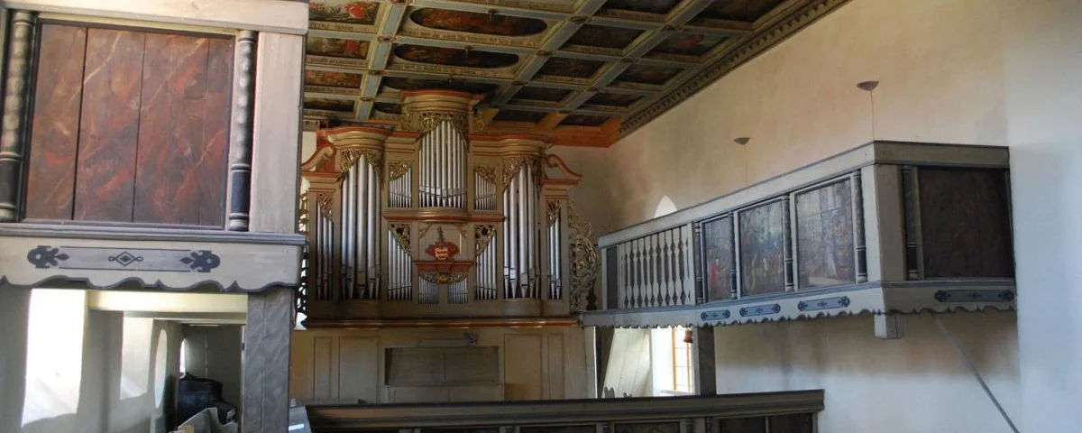 06 Blick zur Orgel mit Decke.JPG